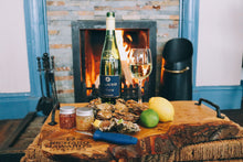 Load image into Gallery viewer, Picpoul and oyster gift set. Shucking knife.