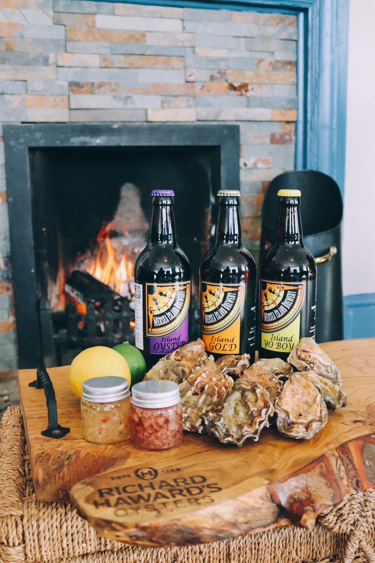 Rock oysters. Oysters and ale. Oyster stout. 