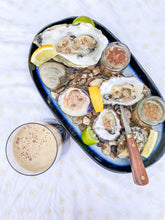 Load image into Gallery viewer, Mersea taster box. Mail order oysters 