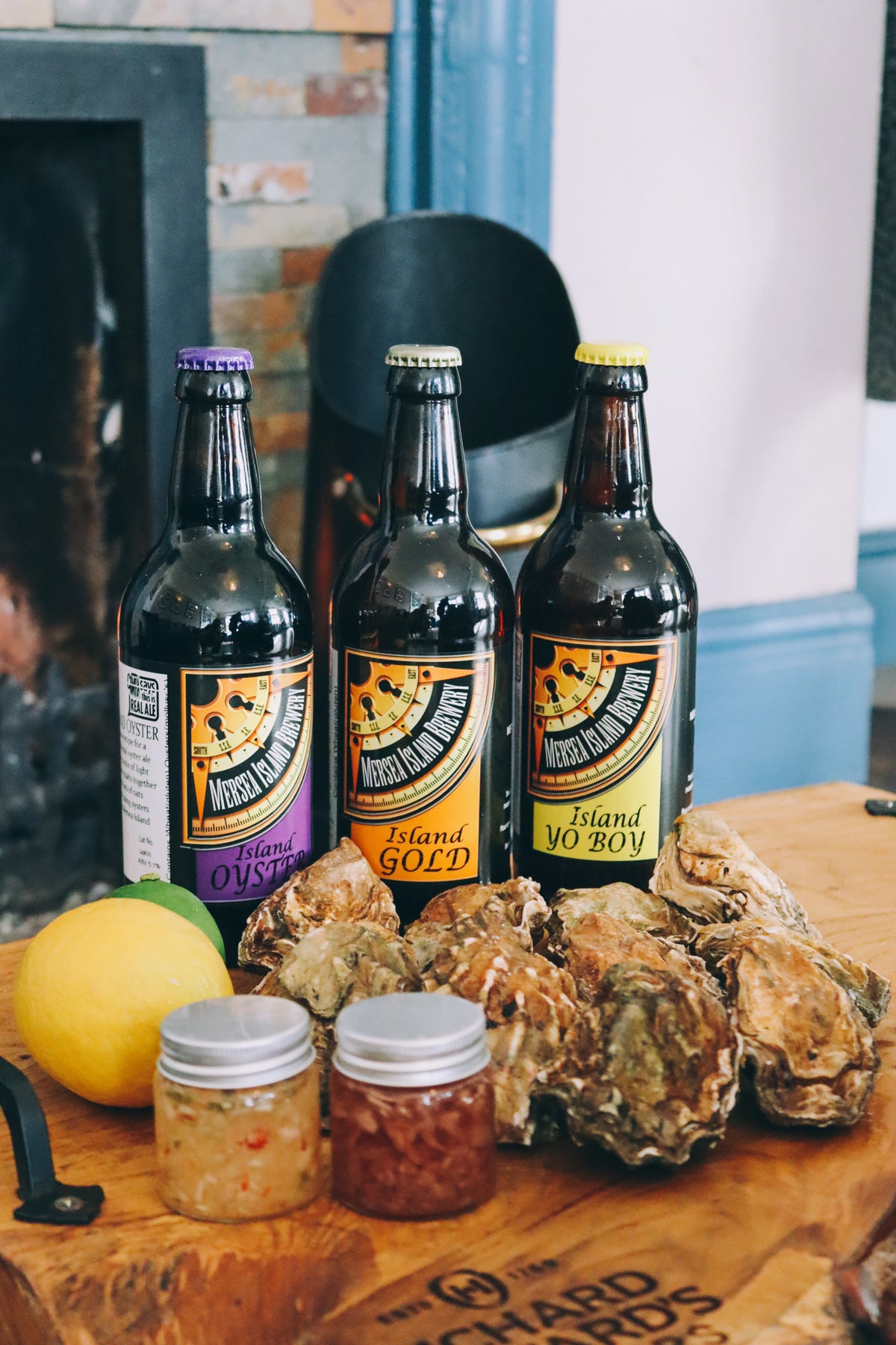 Beer and oyster gift set. 