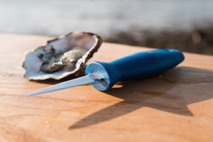 Oyster shucking knife