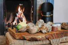 Load image into Gallery viewer, Mersea natives. Native oysters. Cherrystone clams 